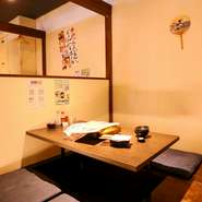 ゆったりとくつろげる掘りごたつの座敷もあり、女子会など仲間との楽しい食事にも活躍してくれます。たまには羽を伸ばしてわいわいとガールズトークに花を咲かせてみませんか。