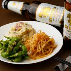 スパイシーなおつまみと『シンハービール』で乾杯