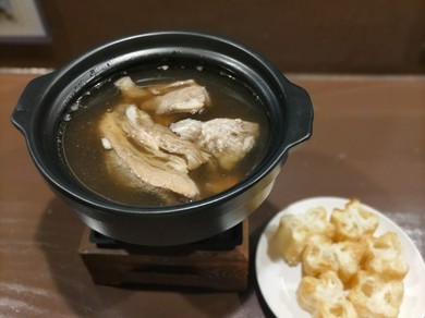 シンガポール肉骨茶（バクテー）