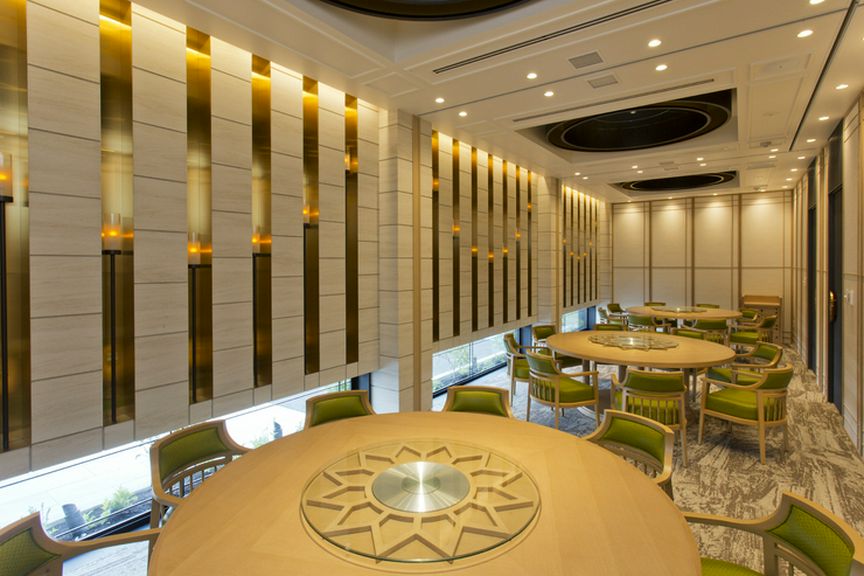 シーンごとにアレンジできる、8〜24名まで収容可能な個室を完備