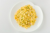 たっぷりの蟹が入った葱の香り際立つチャーハン。