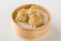 ジューシーな肉の旨味、辛子醤油と一緒にどうぞ。