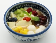 ほんのり豆の風味とふわとろな豆花は自家製シロップで。