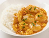 プリプリ大海老に玉子を加え、自然な甘みの米麹チリソースで。
[大盛り]1650円
[小盛り]880円