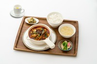 3年熟成豆板醤で作る味わい深い伝統的麻婆豆腐。
(サラダ、ザーサイ、ご飯、スープ、デザート付)
白飯大盛り+150円