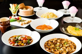 職場でのお集りや女子会、ご家族のお祝い、ご法要など様々なシーンに合わせ、幅広くご利用いただけます。