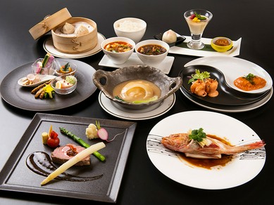 職場でのお集りや女子会、ご家族のお祝い、ご法要など様々なシーンに合わせ、幅広くご利用いただけます。