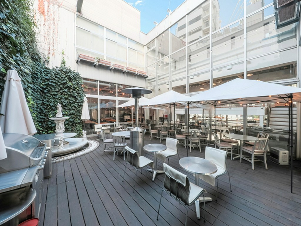 原宿・表参道とは思えない広々とした気持ちの良いテラス！