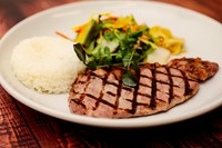 ※レアorミディアムレア。日替わりスープ、ドリンクセット。ライスorパン(パンはお代わりできます)※土日祝1,900円