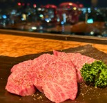 美しい霜降りと焼肉の醍醐味をご堪能ください。 