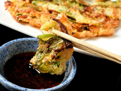 サクサクとした食感がやみつきになる、本場韓国のシェフがつくる名物チヂミ『コギチャンチヂミ』
