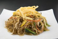 女性に人気の春雨と野菜の炒め和え。