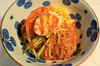 特製ピリ辛ダレと麺の相性は抜群です。