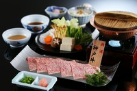 黒毛和牛の最高峰　神戸牛
A4ランク以上を使用した贅沢なしゃぶしゃぶ料理
