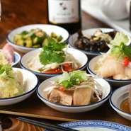 皮から手作りの小籠包と、香港人の料理人がつくる本場の香港料理を味わえます。肉は国産の安心安全なものを使用しています。また魚は天然物にこだわっているのもうれしいところ。より高品質な食材を堪能できます。