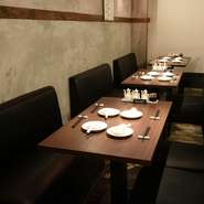 中国のモダンな食堂をイメージした落ち着いた空間