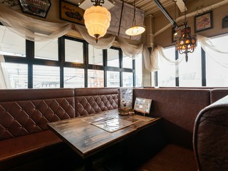 ゆったりソファー席