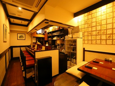 落ち着いた店内