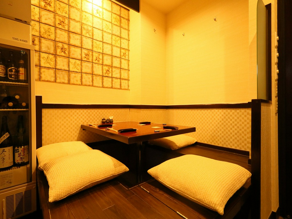 最大5名様まで。くつろげる小上がりの掘りごたつ席を用意