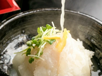 自家製だし汁で〆！鯛のだし汁茶漬け