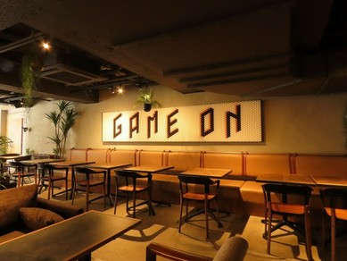 片側ソファーでゆったり過ごせる人気のお席