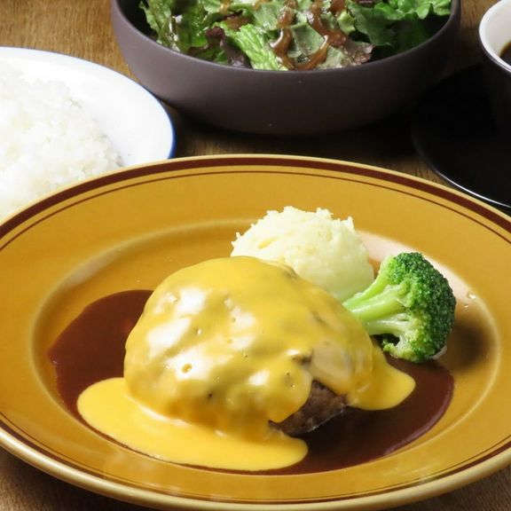 自家製チーズデミハンバーグ