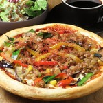 サラダ・ドリンク付
・トッピング ポーチドエッグ 200円