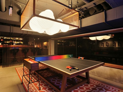 メインルームに備えられた卓球台。無料で利用可能