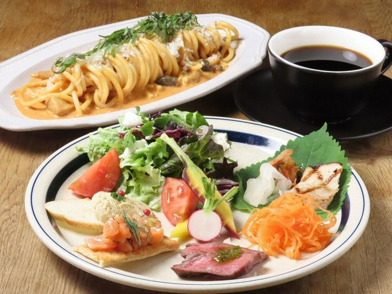 週末にご利用いただけるランチコースです。