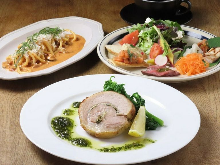 週末にご利用いただけるランチコースです。