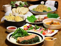 季節の前菜からデザートまで楽しめる全9品。T4のお料理をしっかり楽しめます。
