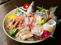 ボリューム満点のお刺身盛り合わせや海鮮丼の持ち帰りもOK♪お刺身は3種盛りや5種盛りなど気軽にお問い合わせください。