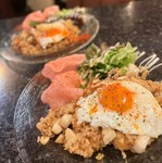 写真はサーモンとキノコのクリームスパゲッティ