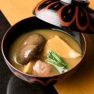 その味わいを堪能したい、金沢の代表的郷土料理『治部煮』