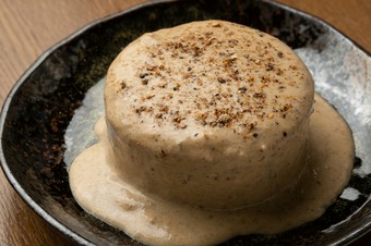 【その日のコース一例】冬島昆布・鰹節・ポルチーニ茸・野菜でとった出汁を素材ごとに合わせた拘りのおでん