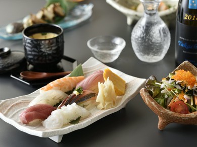 全国津々浦々、幅広いジャンルの美酒と肴で愉しく酔いしれる