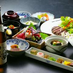 静岡の地酒を中心に全国の銘酒をご用意。日本料理に合うワインも