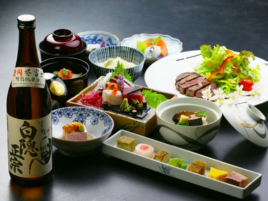 静岡の地酒を中心に全国の銘酒をご用意。日本料理に合うワインも