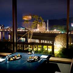 多様なシーンに向く豊富な懐石を用意し、真心の接客でおもてなし