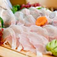 水産加工会社直営ということもあり、食材の鮮度・品質には自信あり。鮮度管理が難しく、普段なかなかお目にかかれないほっけの刺身なども楽しめます。