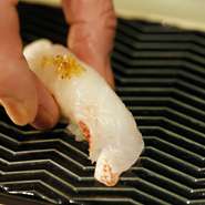 ※コース料理は人数分でご提供させていただきます。複数人で一人前のコース料理をシェアするような食べ方はお断りいたします。
◉香水や柔軟剤の香りの強い方入店拒否致しますので、香り付けずにご来店お願い致します。