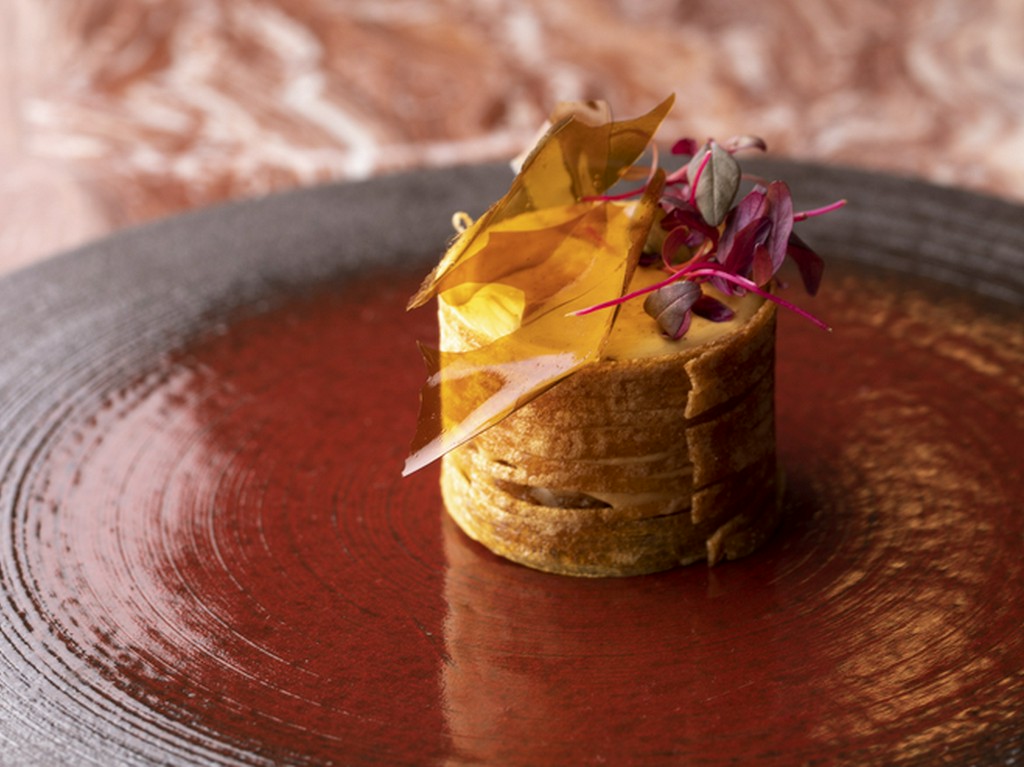 『白子のポワレ、コーヒーのムースとチュイル』