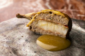 『ウズラ、エビ、豚』