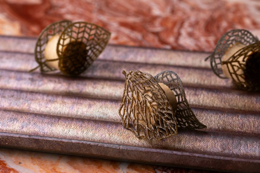 『鰯のリエット、ジャガイモと黒ニンニクのリーフ』