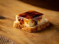 『フォアグラのブリュレとエスプレッソの食パン』