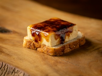 『フォアグラのブリュレとエスプレッソの食パン』