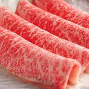 お肉（120g）・お野菜・きしめん・もち・ごはん
格付けA3等級の黒毛和牛のサーロイン。その等級の中で最高級の牛肉を選りすぐって仕入れております。お肉の旨み、柔らかさ、しつこくない脂質をお楽しみください。