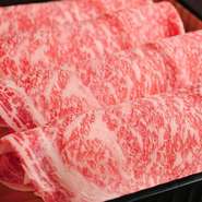 お肉（120g）・お野菜・きしめん・もち・ごはん
格付けA3等級の黒毛和牛のリブロースです。その等級の中で最高級の牛肉を選りすぐって仕入れております。お肉の旨み、霜降りをお楽しみください。