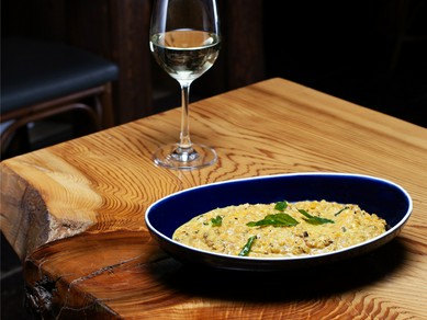 素材の色彩も楽しめる優しい味わいの『レンズ豆カレー』