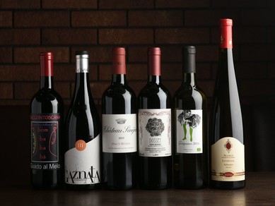 肉の味を引き立てる、相性の良いワインが充実のラインナップ